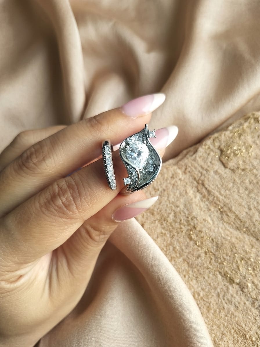 Fairy Queen Tear Ring